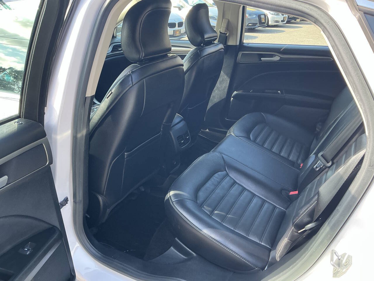 Used 2017 Ford Fusion SE w/ Fusion SE Technology Package FWD image 21