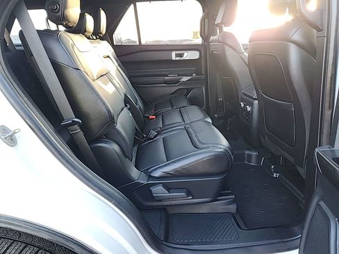 Used 2020 Ford Explorer ST w/ ST Street Pack image 9