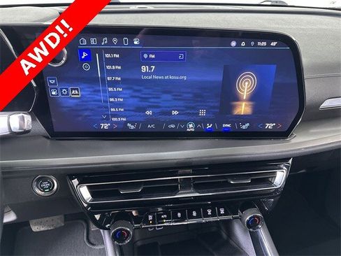 Used 2024 Chevrolet Traverse LT image 13