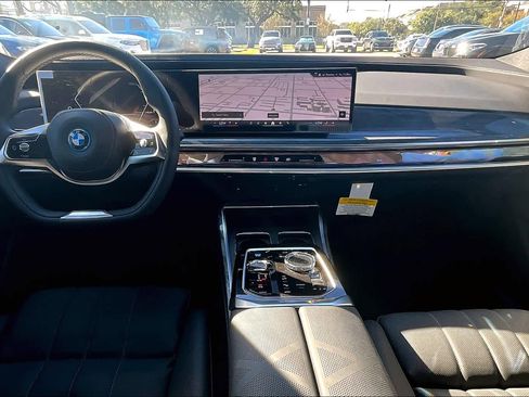 New 2025 BMW i7 xDrive60 w/ Premium Package image 5