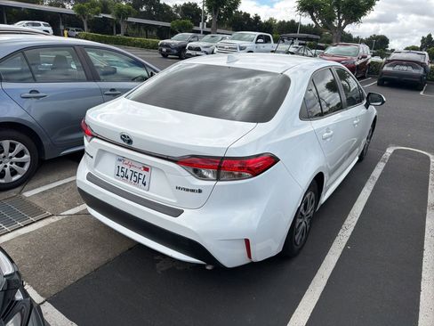 Certified 2022 Toyota Corolla LE FWD image 6