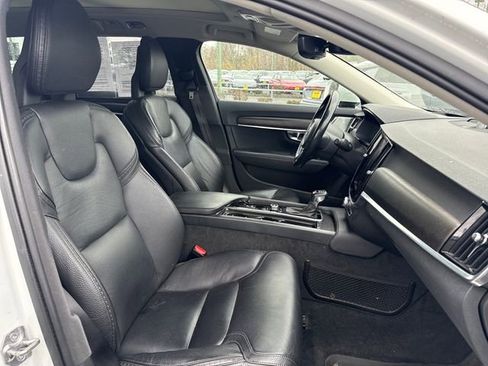 Used 2017 Volvo V90 T6 Cross Country image 9