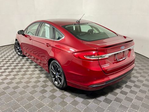 Used 2018 Ford Fusion SE w/ Equipment Group 201A FWD image 13