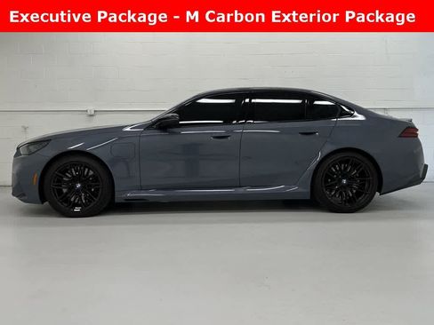 Used 2025 BMW M5 w/ Carbon Package image 3