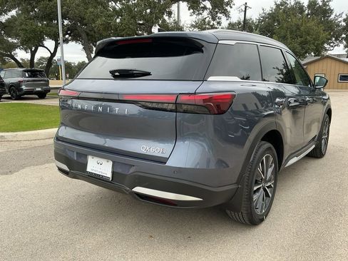 New 2026 INFINITI QX60 Luxe w/ Family Package image 3