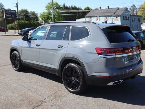 Used 2025 Volkswagen Atlas SE w/ Panoramic Sunroof Package AWD/4WD image 7