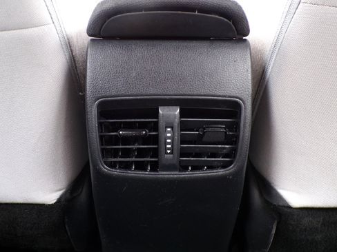 Used 2022 Toyota Corolla Cross L image 36