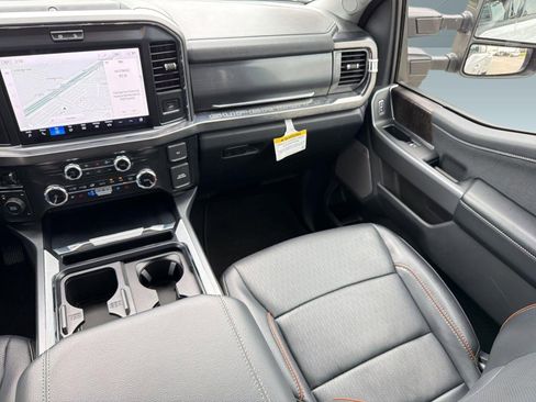 Used 2025 Ford F350 Lariat image 29