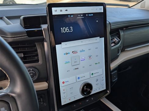 Used 2024 Ford Expedition Platinum image 26