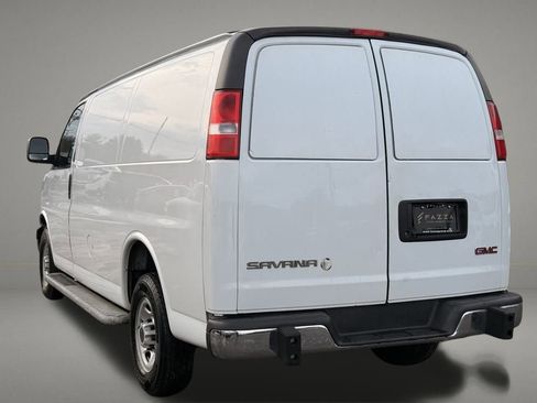 Used 2019 GMC Savana 2500 w/ Driver Convenience Package image 3