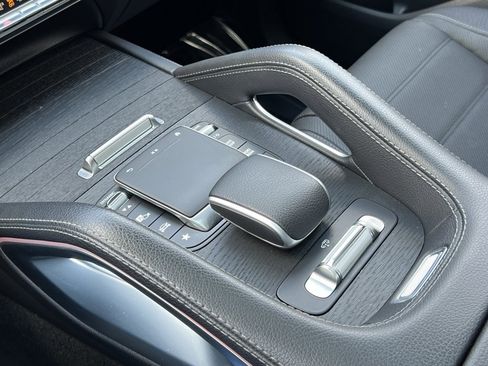 Used 2022 Mercedes-Benz GLS 580 4MATIC image 28