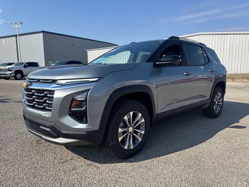 New 2026 Chevrolet Equinox LT w/ Convenience Package II image 2