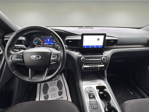 Used 2020 Ford Explorer XLT w/ Comfort Package image 9