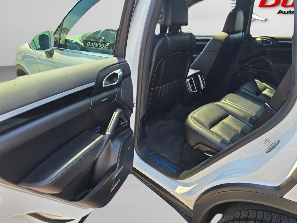 Used 2018 Porsche Cayenne S AWD/4WD image 26