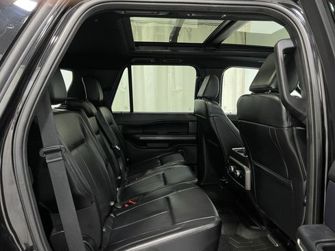 Used 2021 Ford Expedition XLT image 33