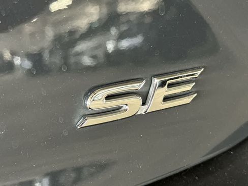 Used 2025 Toyota Camry SE FWD image 11