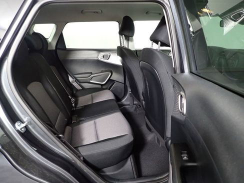 Used 2025 Kia Soul LX w/ LX Technology Package FWD image 30