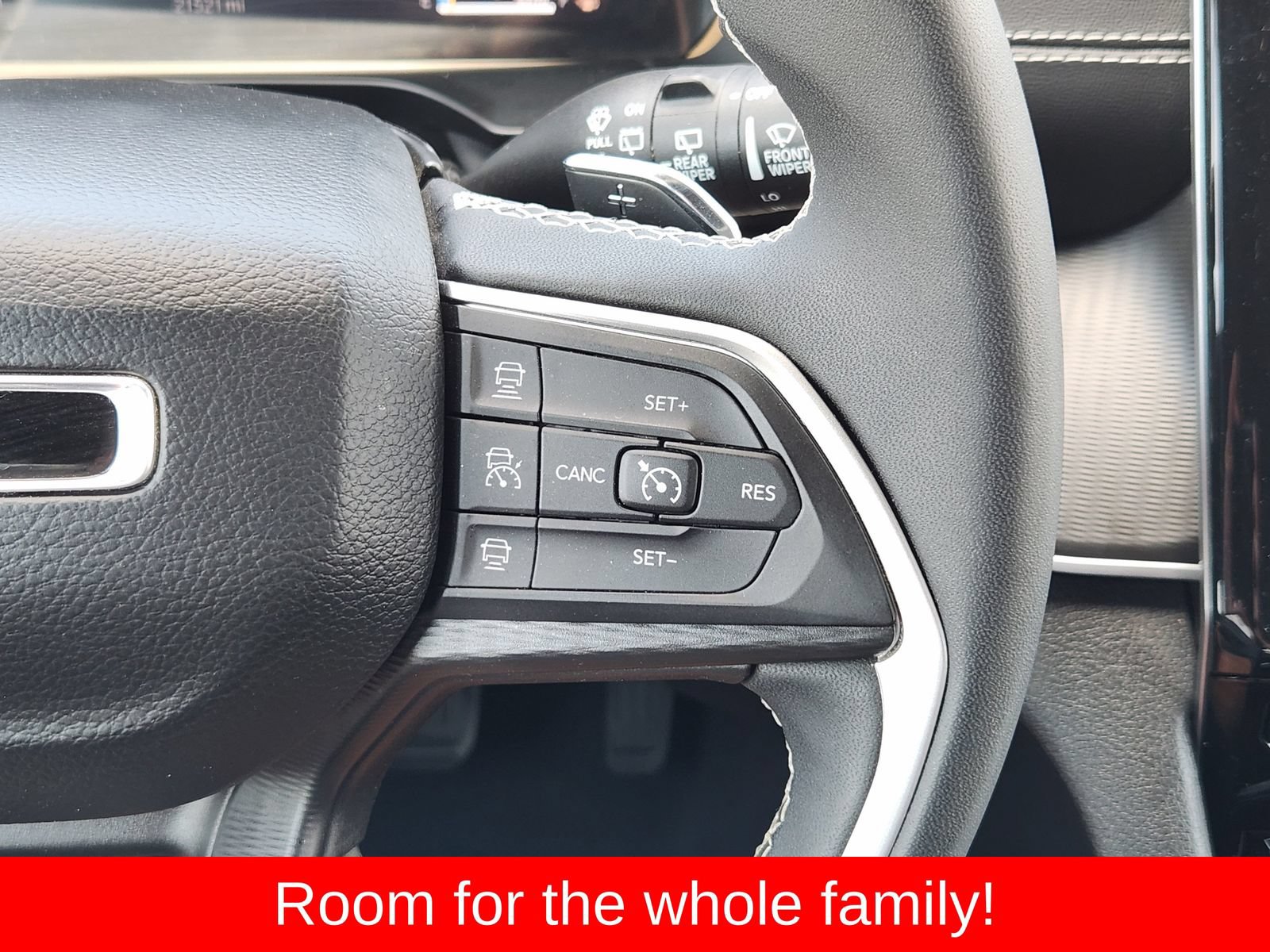 Used 2025 Jeep Grand Cherokee L Laredo RWD image 39