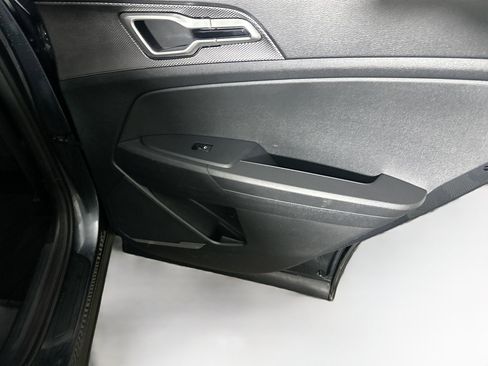 Used 2025 Kia Sportage LX image 28