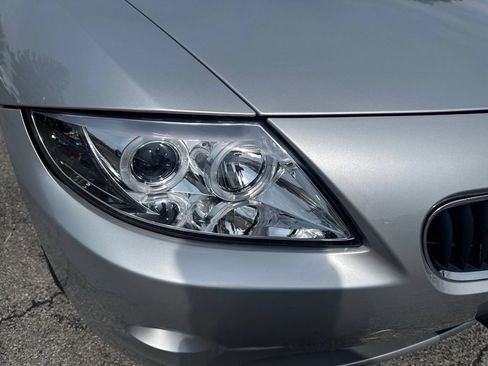 Used 2004 BMW Z4 2.5i RWD image 35