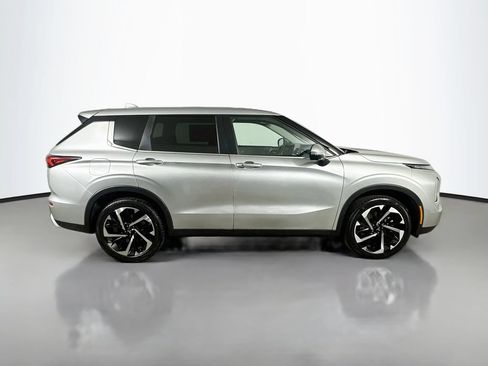 Used 2024 Mitsubishi Outlander SE FWD image 7