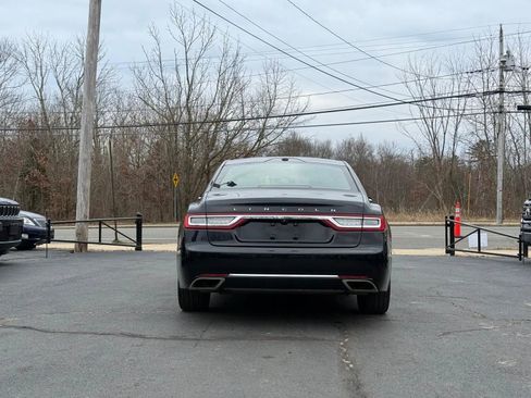 Used 2017 Lincoln Continental Select w/ Climate Package image 5