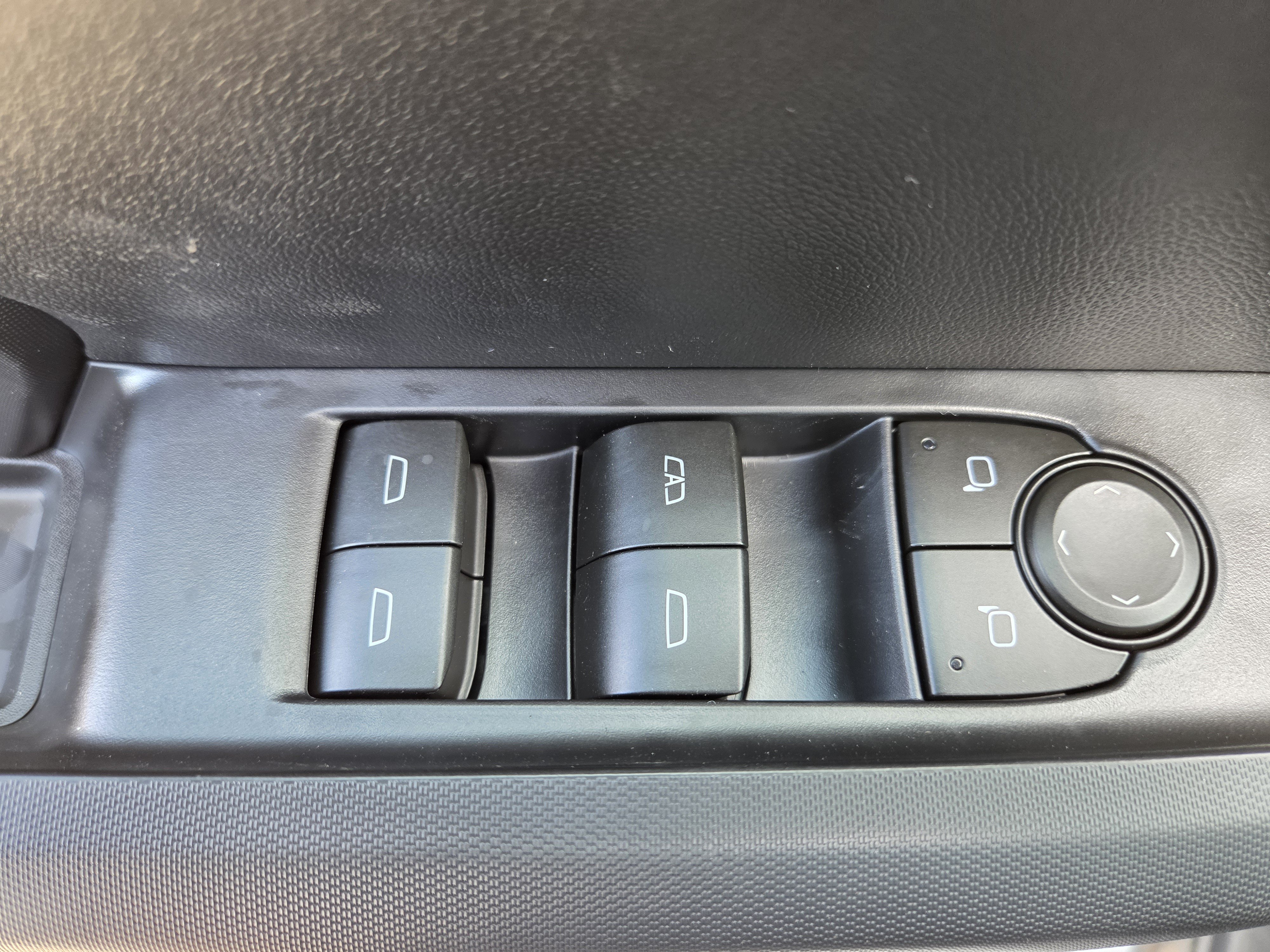 New 2026 Chevrolet Colorado LT w/ LT Convenience Package AWD/4WD image 18