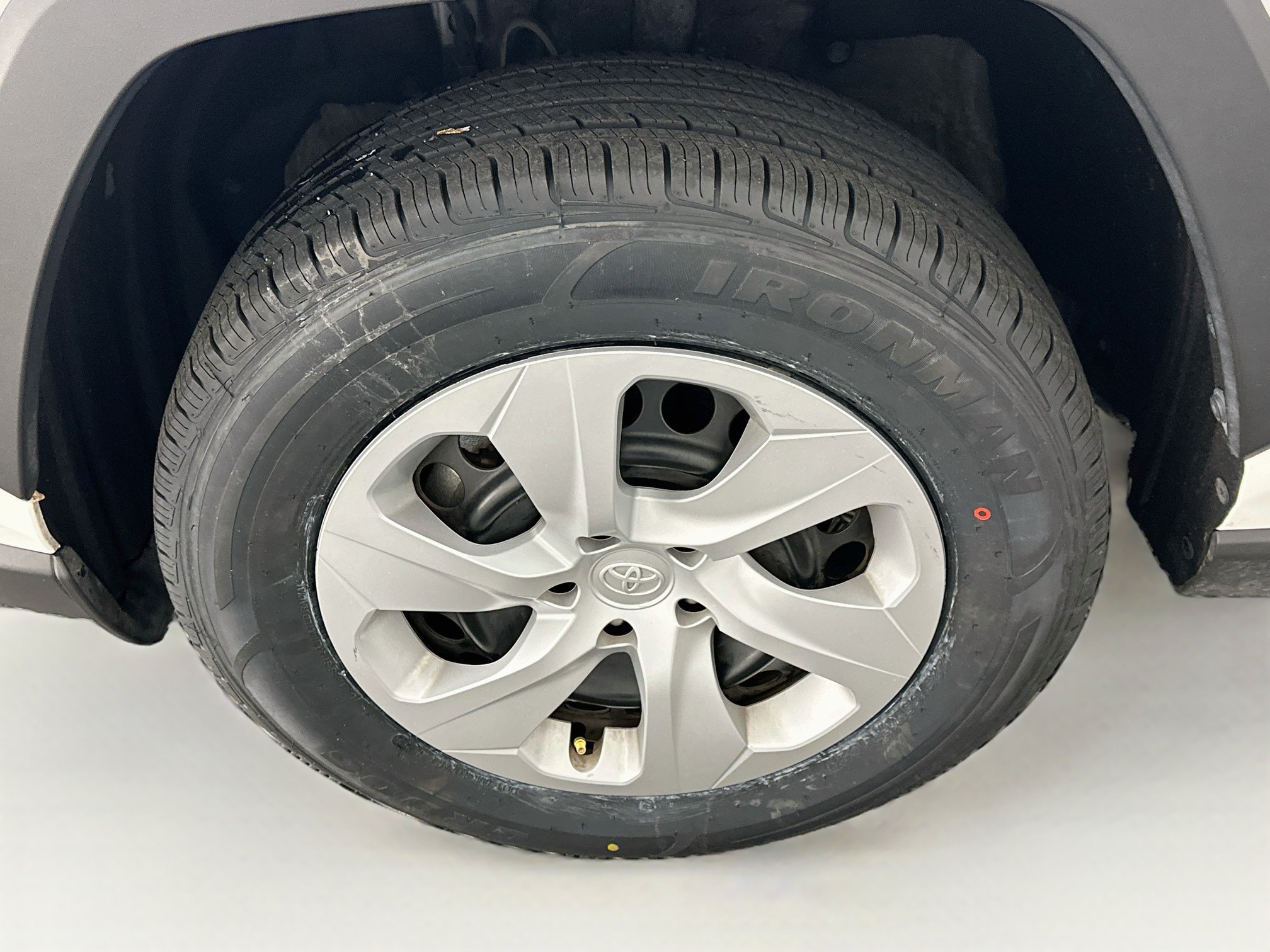 Used 2025 Toyota RAV4 LE AWD/4WD image 11
