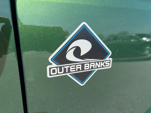 Used 2025 Ford Bronco Outer Banks image 9