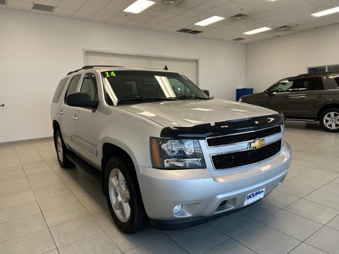 Used 2014 Chevrolet Tahoe LT AWD/4WD image 4