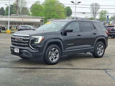 Used 2025 GMC Terrain Elevation AWD/4WD image 3