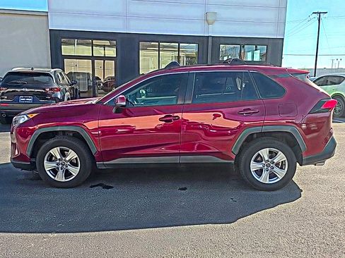 Used 2019 Toyota RAV4 XLE w/ Convenience Package image 4
