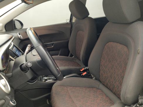 Used 2018 Chevrolet Sonic LT image 17