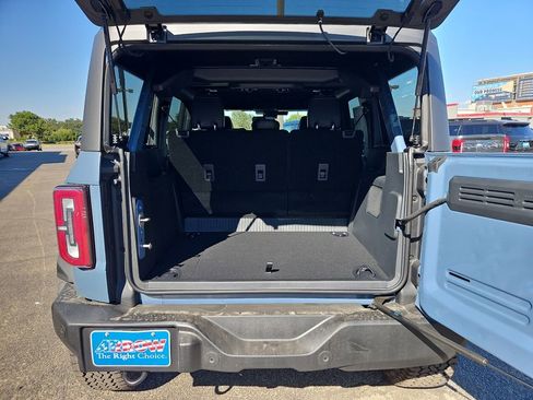 New 2025 Ford Bronco Outer Banks w/ Sasquatch Package image 18