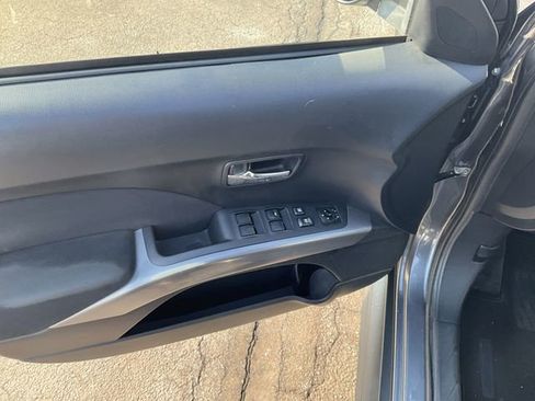 Used 2011 Mitsubishi Outlander ES image 24