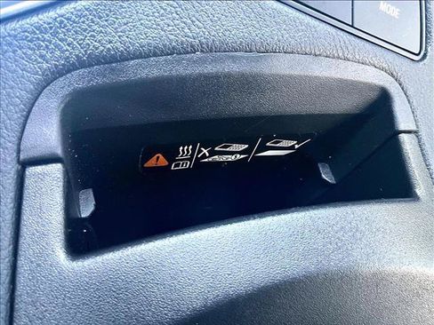 Used 2025 Cadillac XT6 Premium Luxury FWD image 24