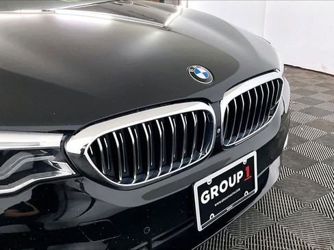 Used 2017 BMW 540i xDrive AWD/4WD image 29