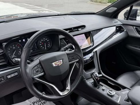 Used 2022 Cadillac XT6 Premium Luxury w/ Technology Package AWD/4WD image 19