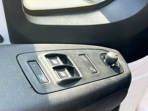 Used 2024 RAM ProMaster 2500 w/ Safety Group FWD image 17