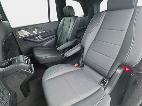Used 2023 Mercedes-Benz GLS 450 4MATIC image 16