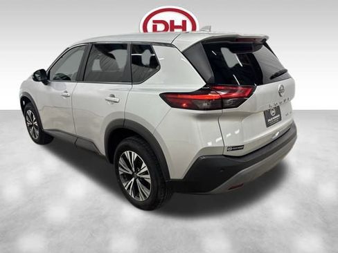 Used 2023 Nissan Rogue SV image 9