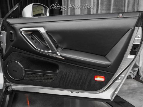 Used 2009 Nissan GT-R Premium AWD/4WD image 26