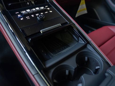 Certified 2025 Porsche Panamera 4 AWD/4WD image 22