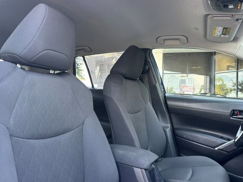 Used 2022 Toyota Corolla Cross LE image 18