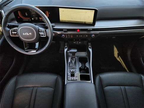 New 2025 Kia Sorento S image 18
