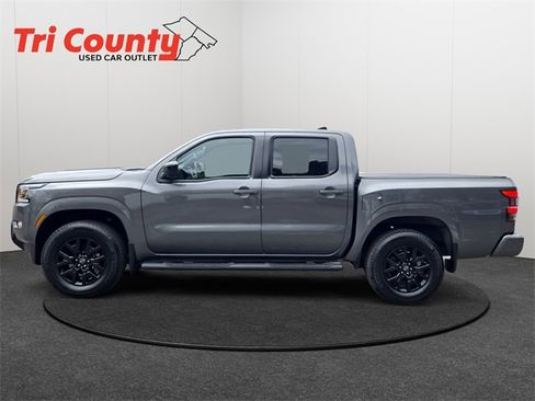 Used 2023 Nissan Frontier SV w/ Midnight Edition Package image 5