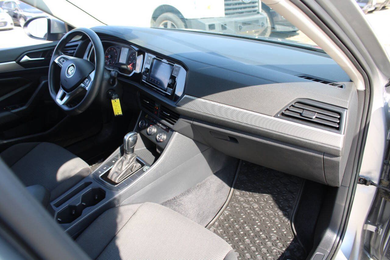 Used 2021 Volkswagen Jetta R-Line FWD image 13