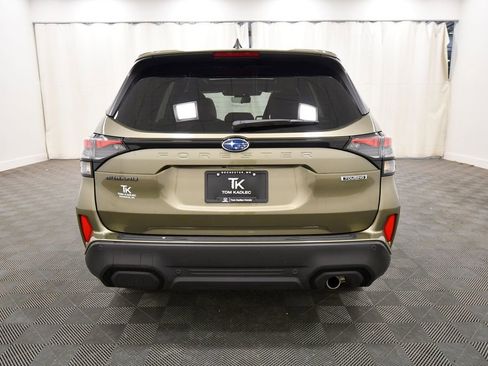 Used 2025 Subaru Forester Touring w/ Popular Package - Touring AWD/4WD image 6