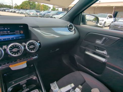 Certified 2025 Mercedes-Benz GLA 250 image 4