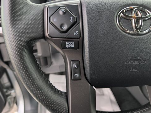 Used 2018 Toyota Tacoma TRD Sport RWD image 18